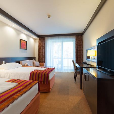 Hotel Pagony Wellness Nyiregyhaza Ngoại thất bức ảnh