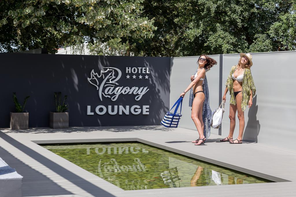 Hotel Pagony Wellness Nyiregyhaza Ngoại thất bức ảnh