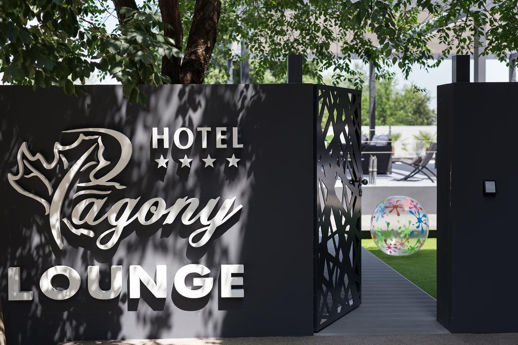 Hotel Pagony Wellness Nyiregyhaza Ngoại thất bức ảnh