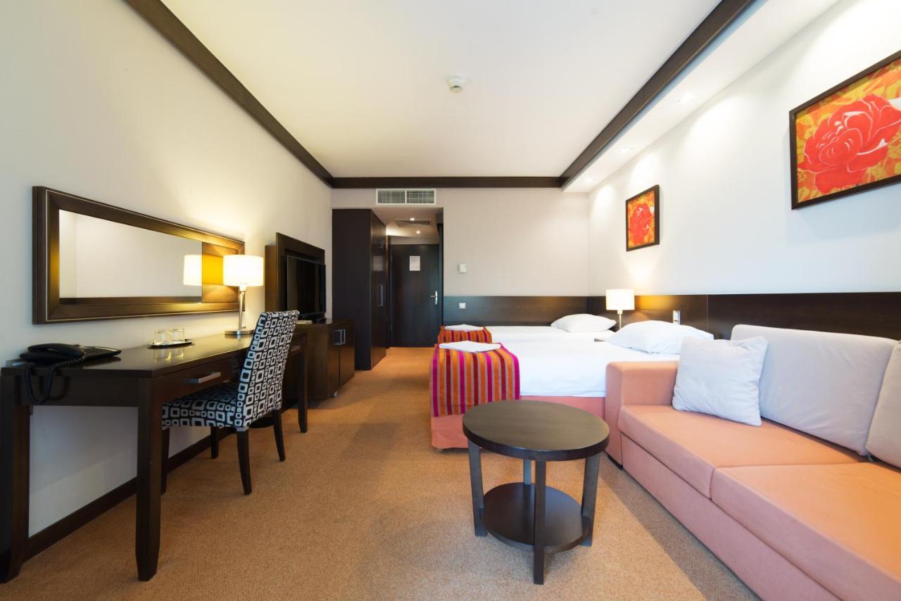 Hotel Pagony Wellness Nyiregyhaza Ngoại thất bức ảnh