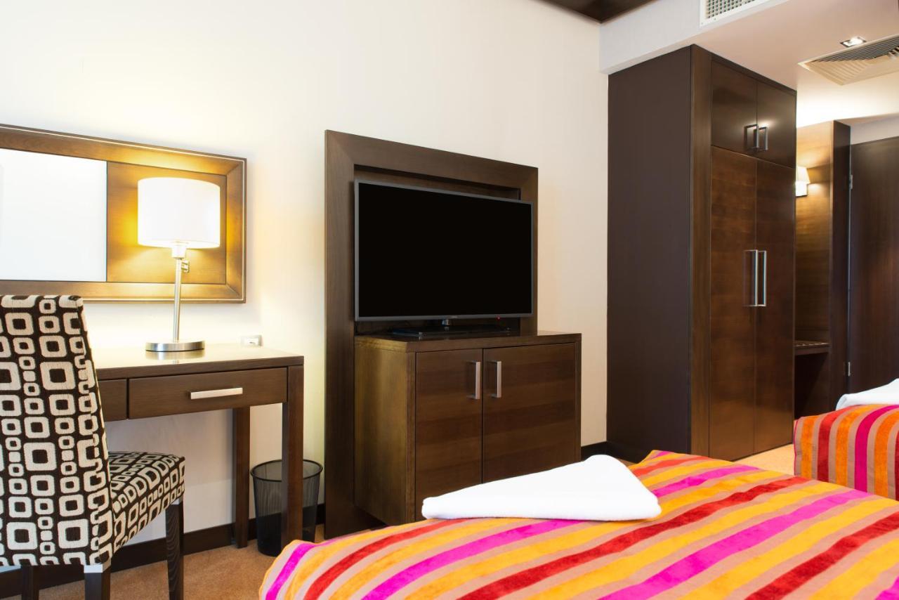 Hotel Pagony Wellness Nyiregyhaza Ngoại thất bức ảnh