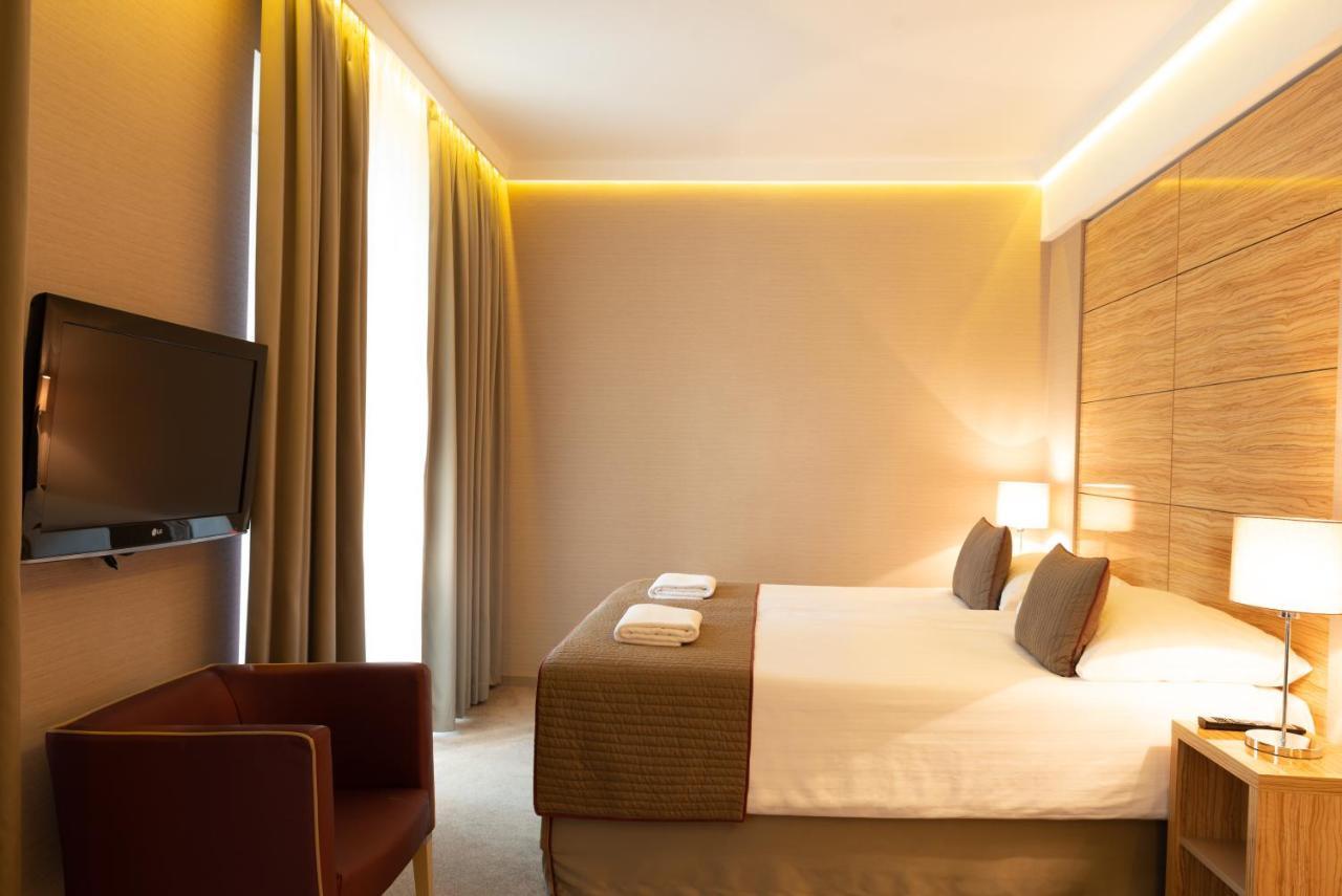 Hotel Pagony Wellness Nyiregyhaza Ngoại thất bức ảnh