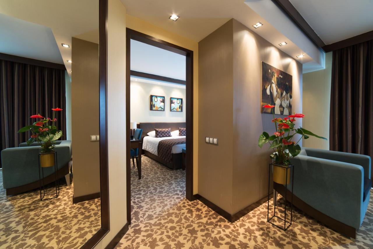 Hotel Pagony Wellness Nyiregyhaza Ngoại thất bức ảnh