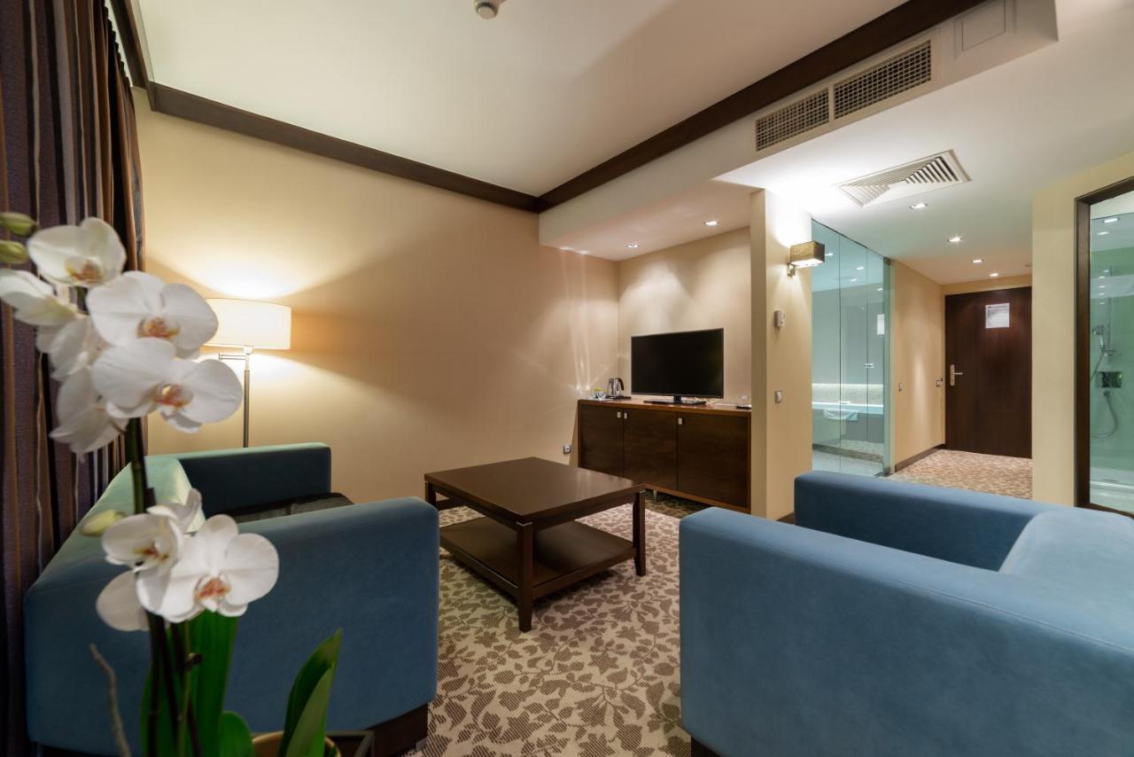 Hotel Pagony Wellness Nyiregyhaza Ngoại thất bức ảnh