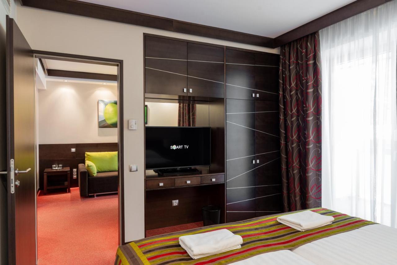 Hotel Pagony Wellness Nyiregyhaza Ngoại thất bức ảnh