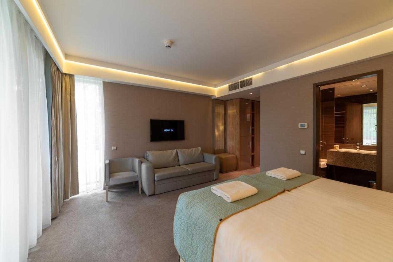 Hotel Pagony Wellness Nyiregyhaza Ngoại thất bức ảnh
