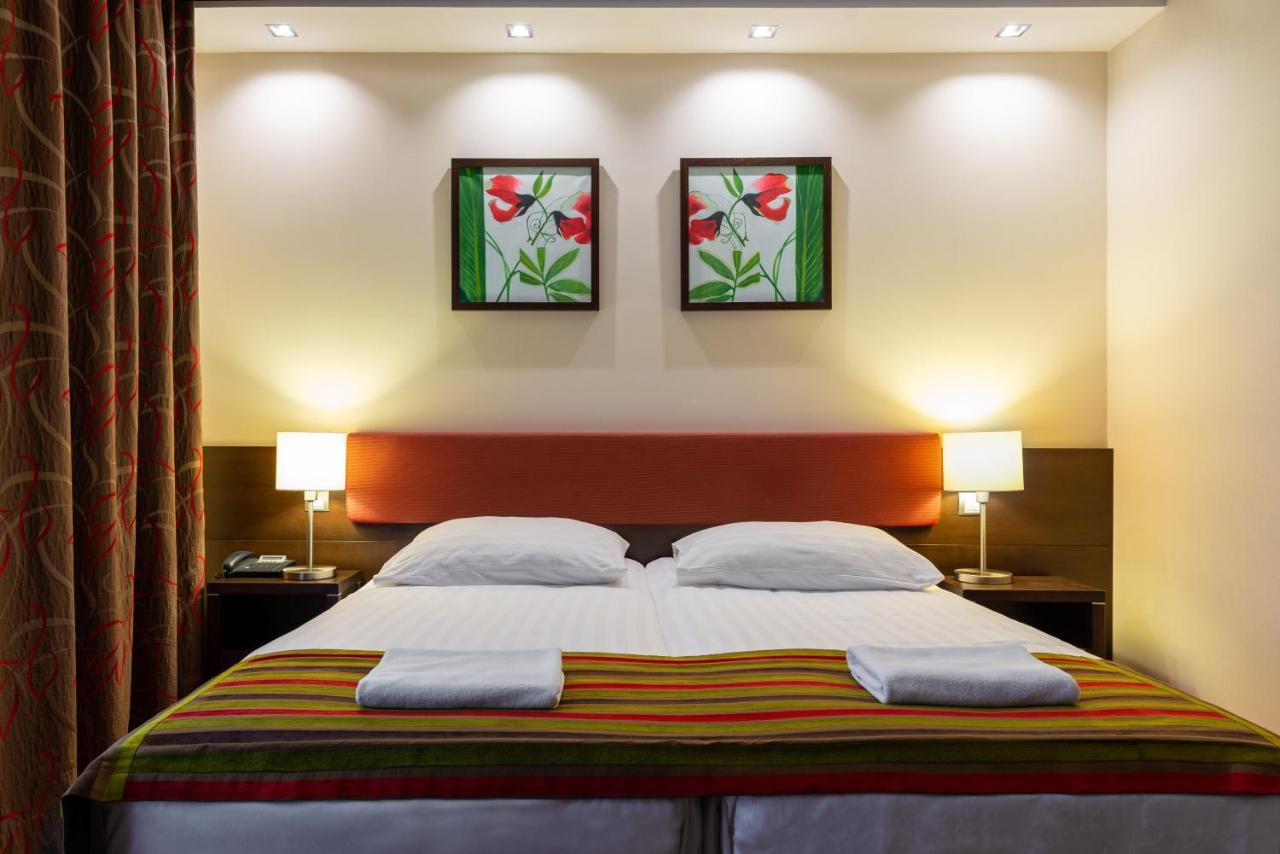 Hotel Pagony Wellness Nyiregyhaza Ngoại thất bức ảnh