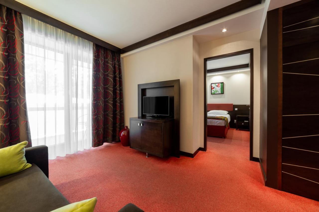 Hotel Pagony Wellness Nyiregyhaza Ngoại thất bức ảnh